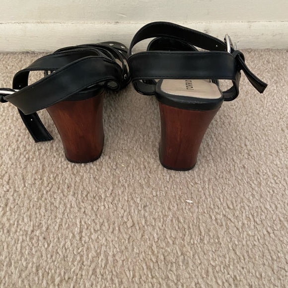 Sandals - Picture 2 of 3